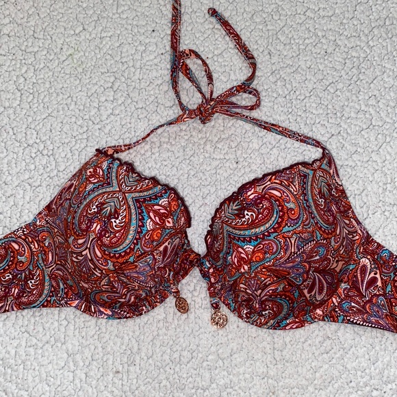 Bikini - Picture 3 of 10